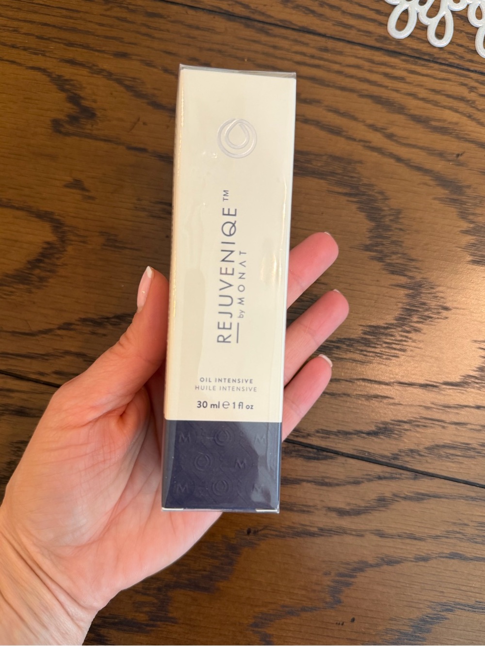Rejuveniqe Oil Intensive Face Oil - Cream & Dark Gray -